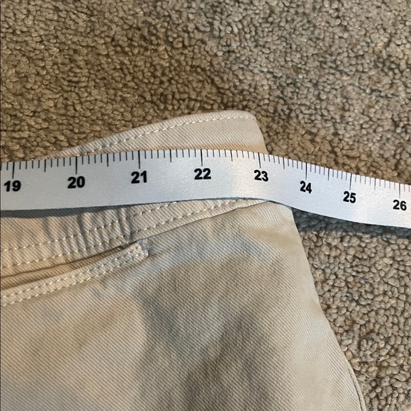 Ava & Viv Women's Light Cream Jean Shorts see dirt spot in picture - Picture 4 of 10